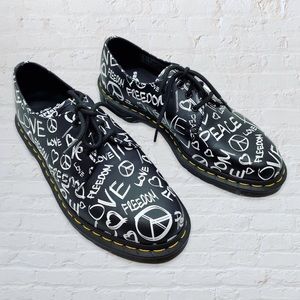 Dr Doc Martens 1469 Oxford  “peace love & freedom” shoe sz EU 42 men 9, …